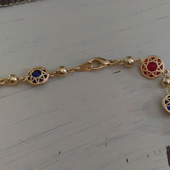 Gold finish jeweltone necklace - Picture 2 of 3